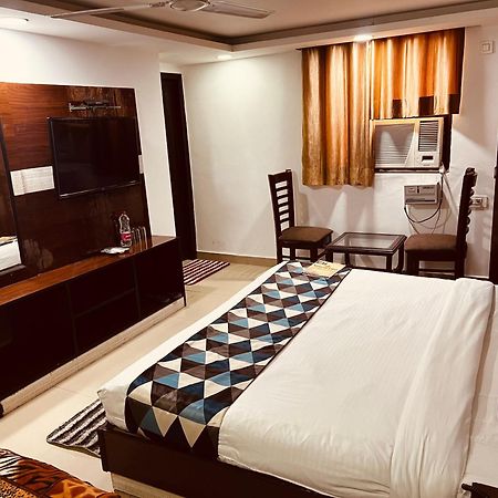 Hotel Vista Premium Tark A Family Hotel Near Igi Airport Delhi New Delhi Exteriör bild