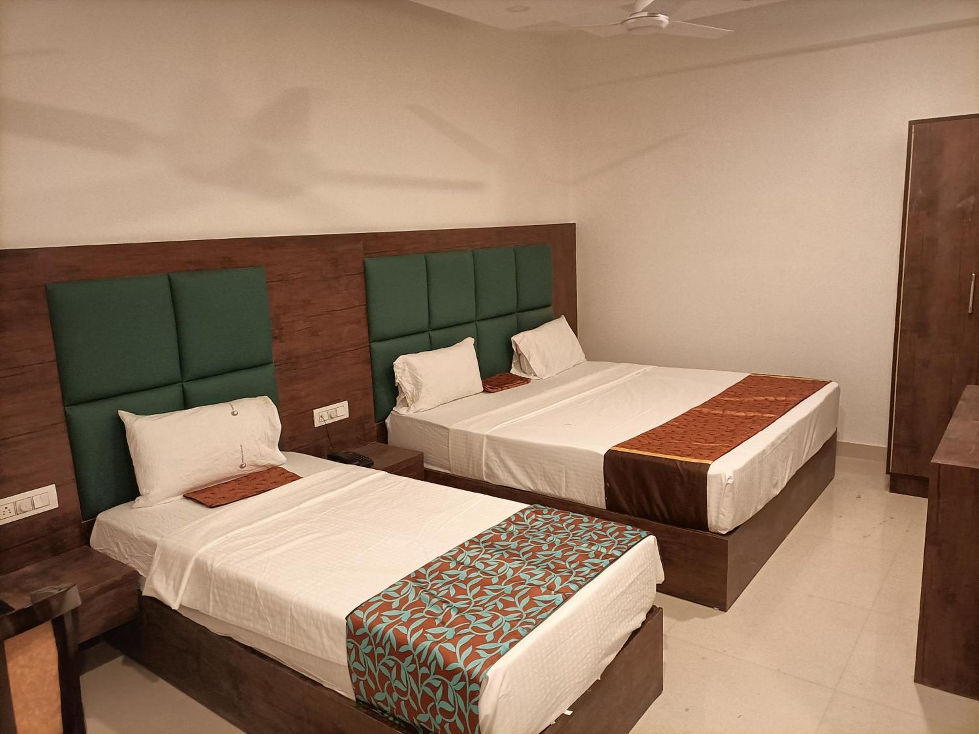 Hotel Vista Premium Tark A Family Hotel Near Igi Airport Delhi New Delhi Exteriör bild